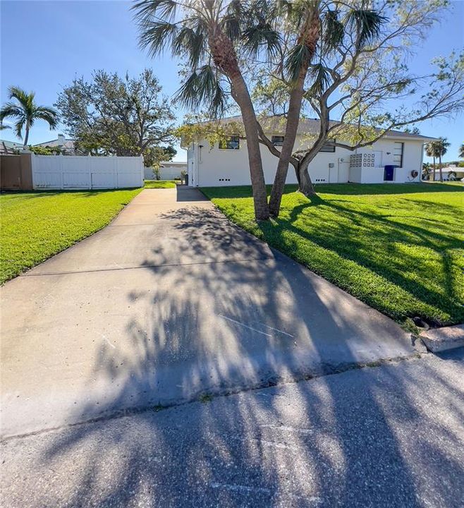 For Sale: $950,000 (3 beds, 2 baths, 1850 Square Feet)