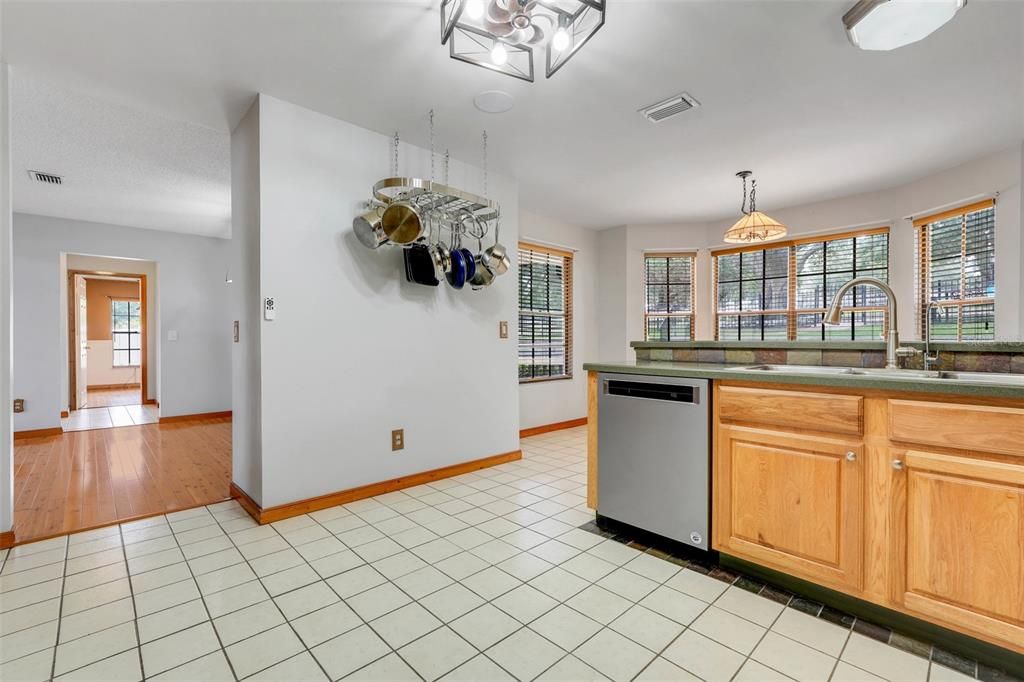 For Sale: $999,999 (4 beds, 3 baths, 3484 Square Feet)