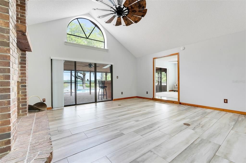 For Sale: $999,999 (4 beds, 3 baths, 3484 Square Feet)