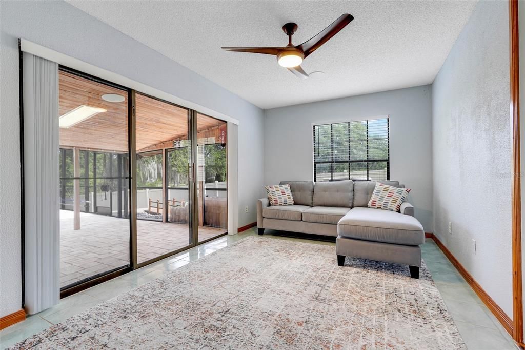 For Sale: $999,999 (4 beds, 3 baths, 3484 Square Feet)