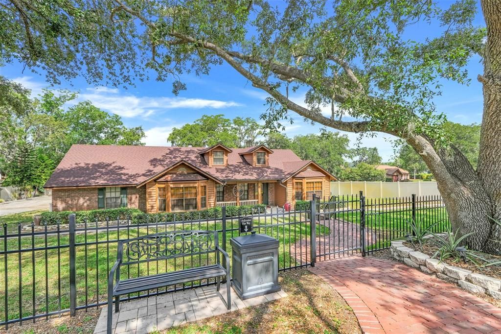 For Sale: $999,999 (4 beds, 3 baths, 3484 Square Feet)