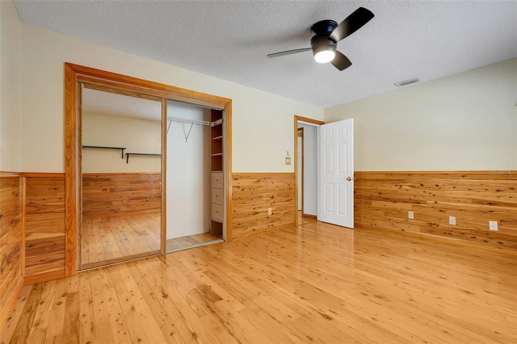 For Sale: $999,999 (4 beds, 3 baths, 3484 Square Feet)