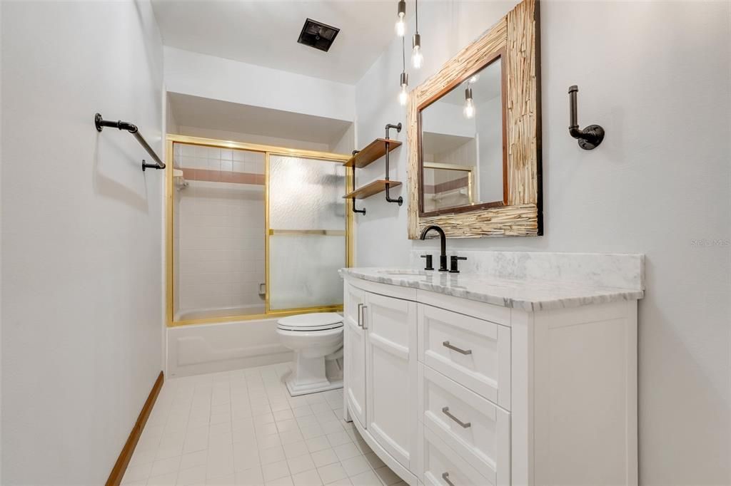 For Sale: $999,999 (4 beds, 3 baths, 3484 Square Feet)