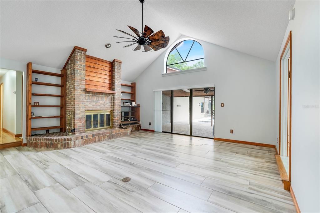 For Sale: $999,999 (4 beds, 3 baths, 3484 Square Feet)