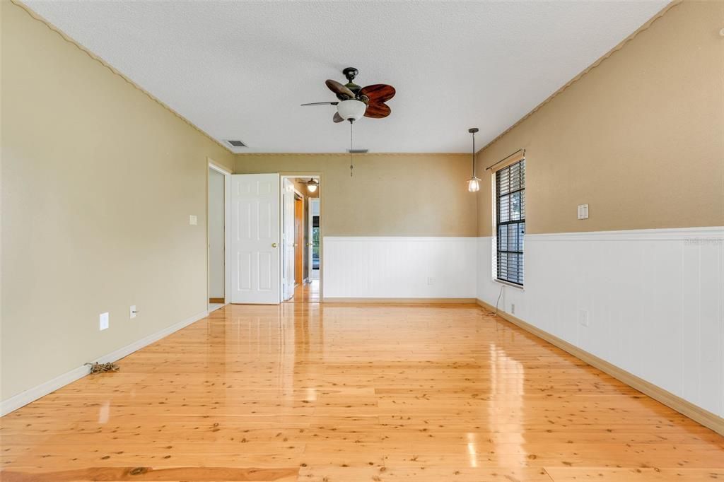 For Sale: $999,999 (4 beds, 3 baths, 3484 Square Feet)