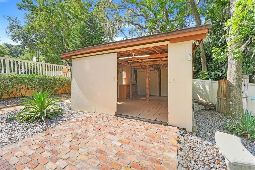 For Sale: $999,999 (4 beds, 3 baths, 3484 Square Feet)