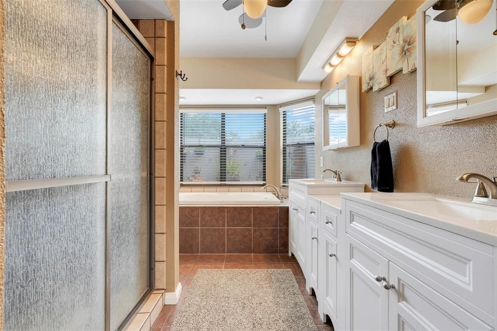 For Sale: $999,999 (4 beds, 3 baths, 3484 Square Feet)