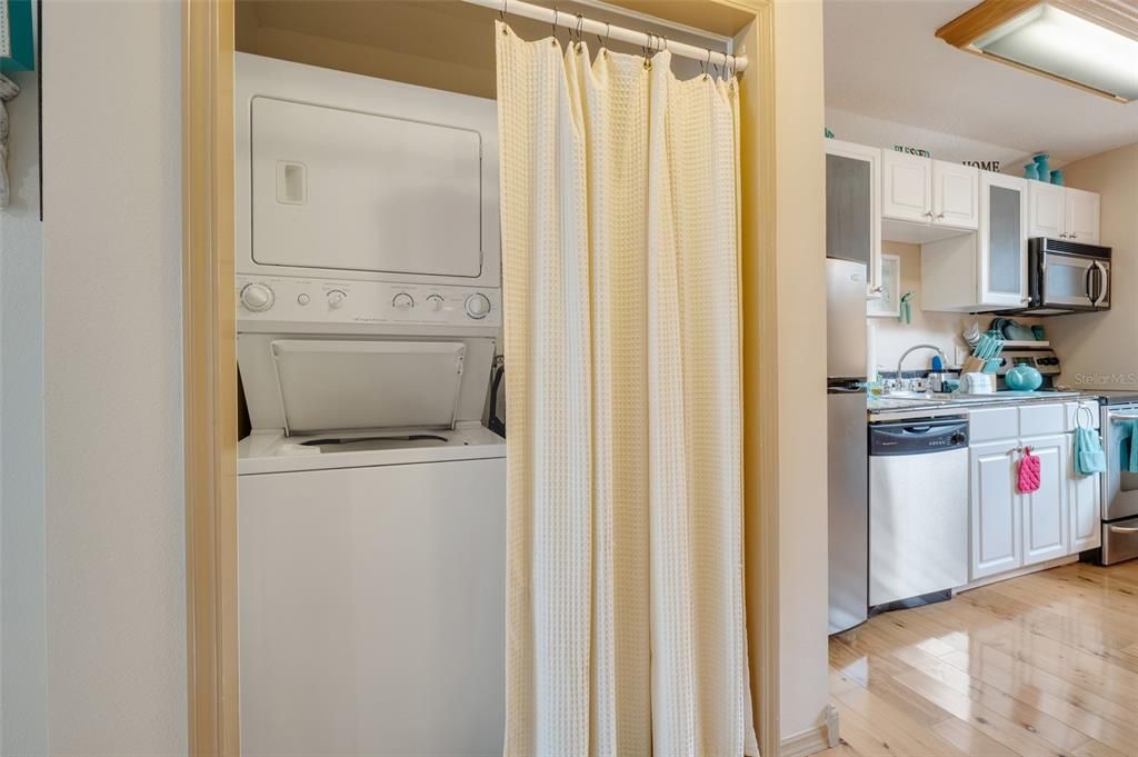 For Sale: $999,999 (4 beds, 3 baths, 3484 Square Feet)