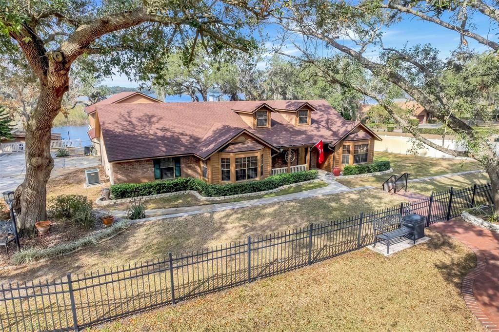 For Sale: $999,999 (4 beds, 3 baths, 3484 Square Feet)