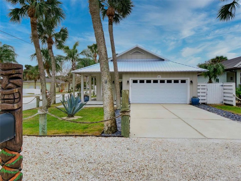 For Sale: $1,195,000 (3 beds, 2 baths, 1511 Square Feet)