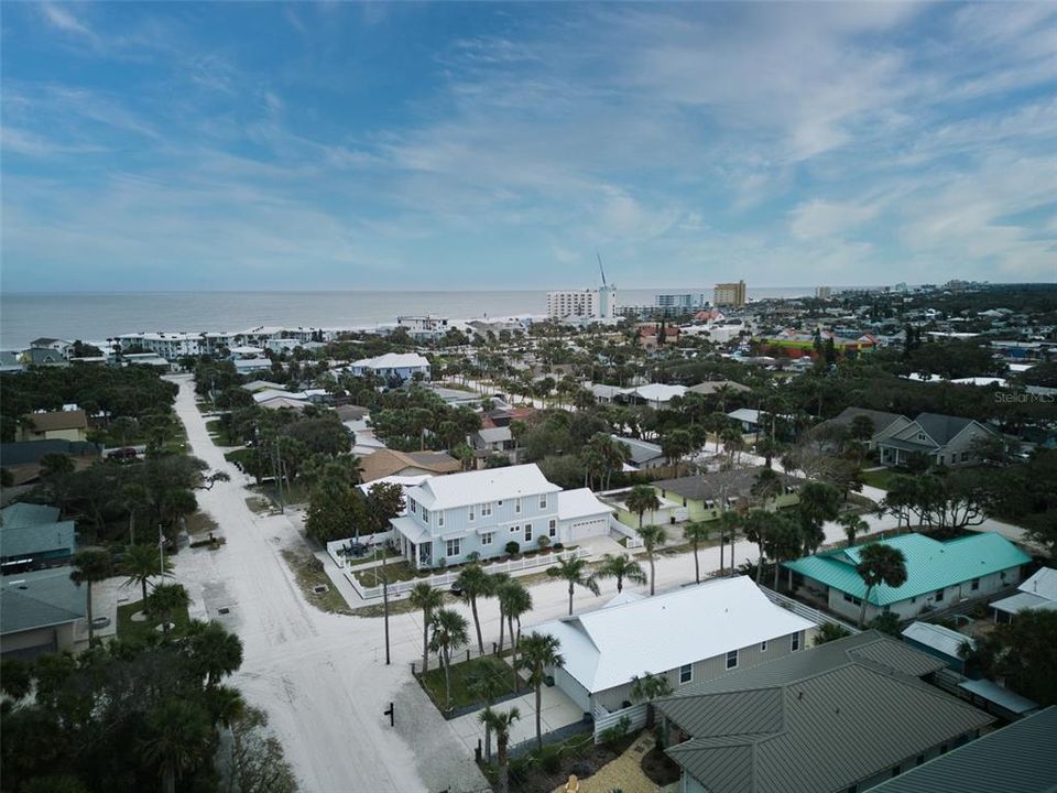 For Sale: $1,195,000 (3 beds, 2 baths, 1511 Square Feet)