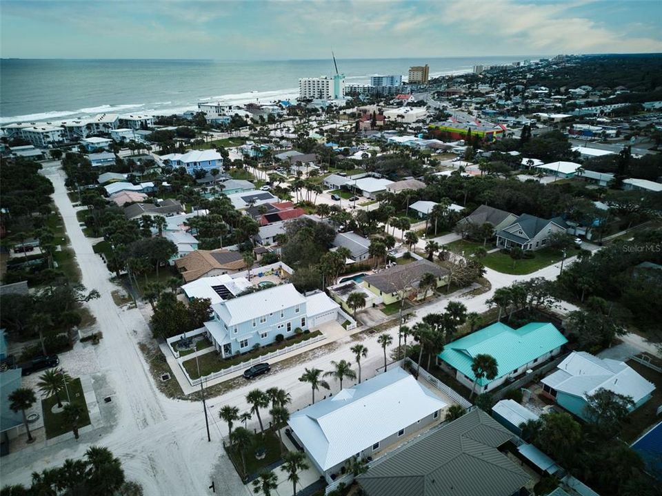 For Sale: $1,195,000 (3 beds, 2 baths, 1511 Square Feet)