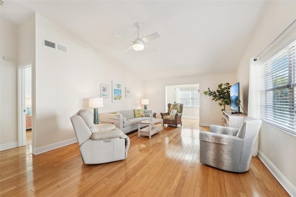 For Sale: $362,000 (2 beds, 2 baths, 1440 Square Feet)