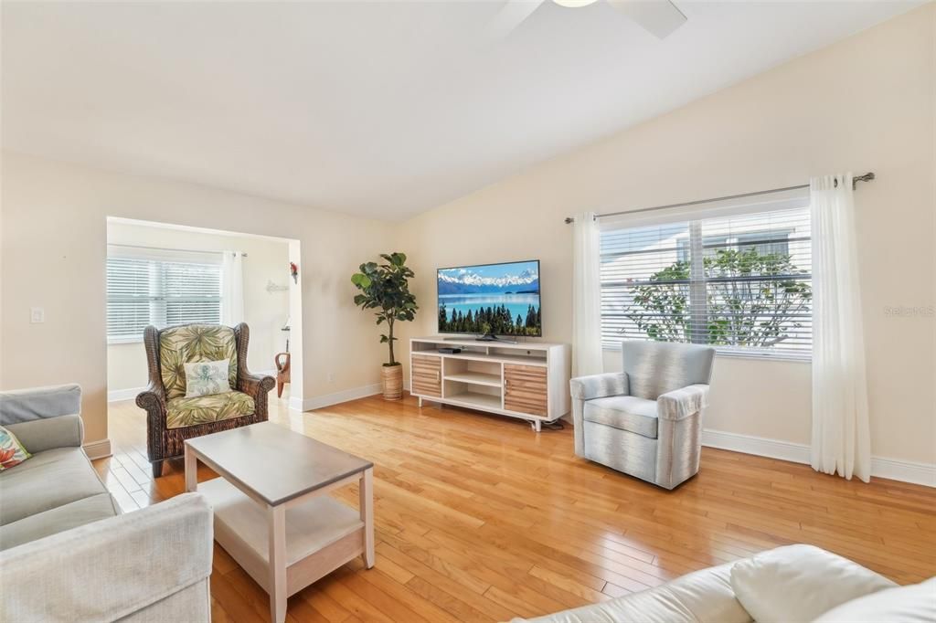 For Sale: $362,000 (2 beds, 2 baths, 1440 Square Feet)