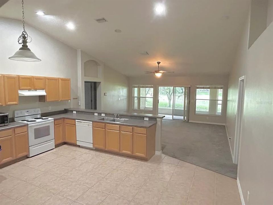 For Rent: $2,400 (4 beds, 2 baths, 2062 Square Feet)