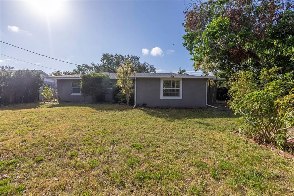 For Sale: $410,000 (3 beds, 2 baths, 1075 Square Feet)