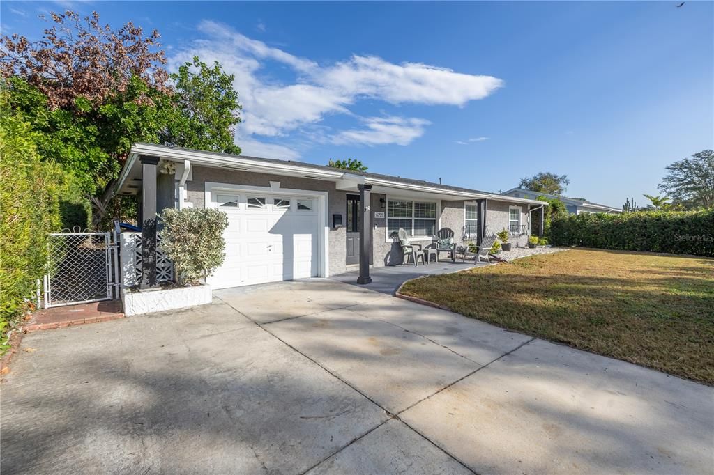 For Sale: $410,000 (3 beds, 2 baths, 1075 Square Feet)