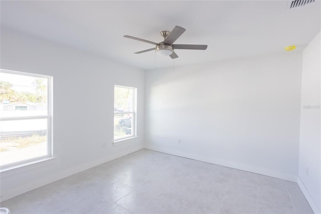 For Sale: $359,000 (4 beds, 2 baths, 1691 Square Feet)