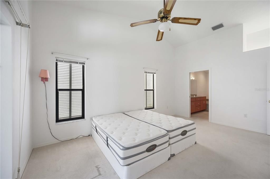 For Sale: $449,000 (3 beds, 2 baths, 1901 Square Feet)