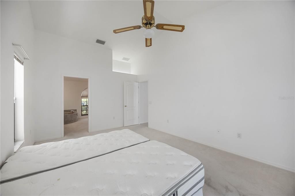 For Sale: $449,000 (3 beds, 2 baths, 1901 Square Feet)