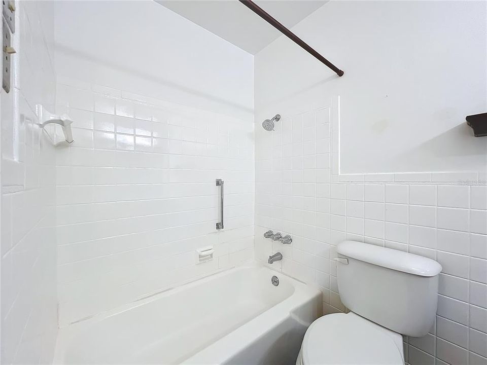 For Sale: $275,000 (2 beds, 2 baths, 1703 Square Feet)