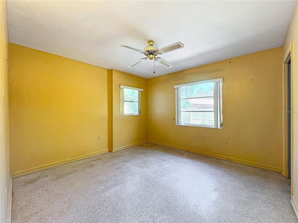 For Sale: $275,000 (2 beds, 2 baths, 1703 Square Feet)