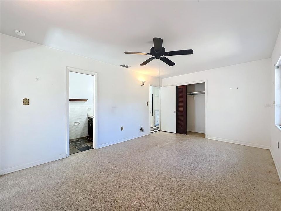 For Sale: $275,000 (2 beds, 2 baths, 1703 Square Feet)