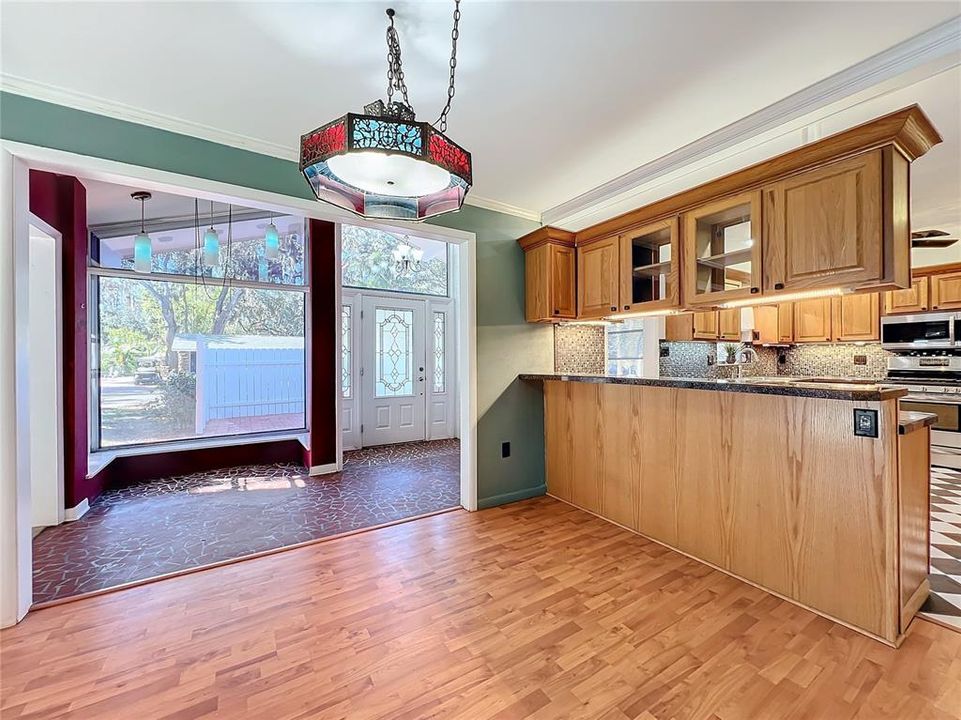 For Sale: $275,000 (2 beds, 2 baths, 1703 Square Feet)