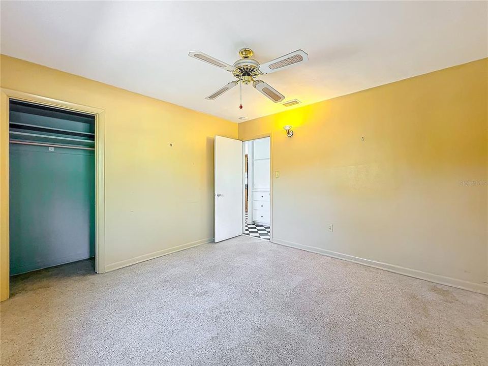 For Sale: $275,000 (2 beds, 2 baths, 1703 Square Feet)