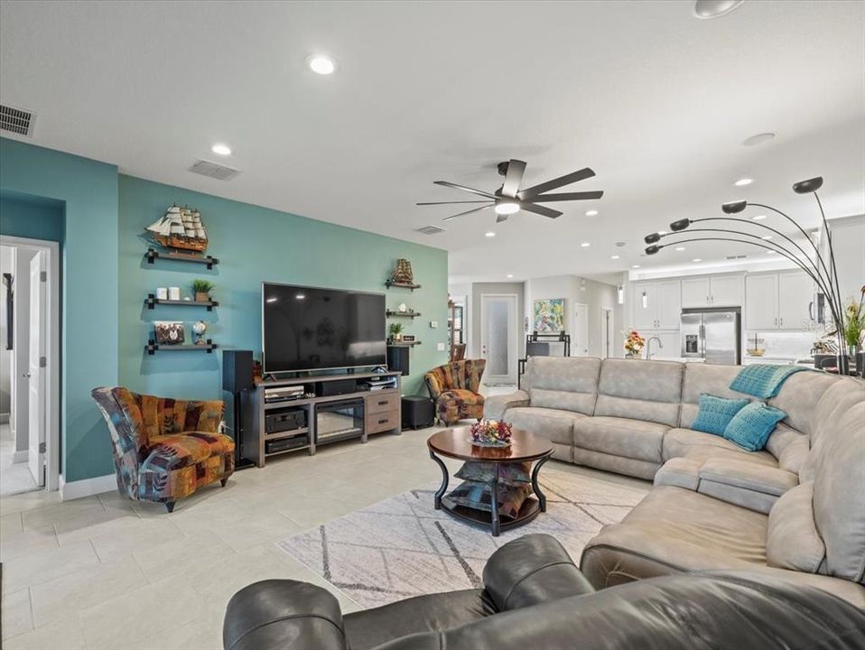 For Sale: $425,000 (3 beds, 2 baths, 2040 Square Feet)