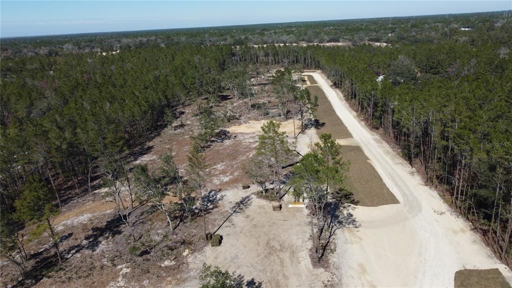 待售: $174,000 (2.37 acres)