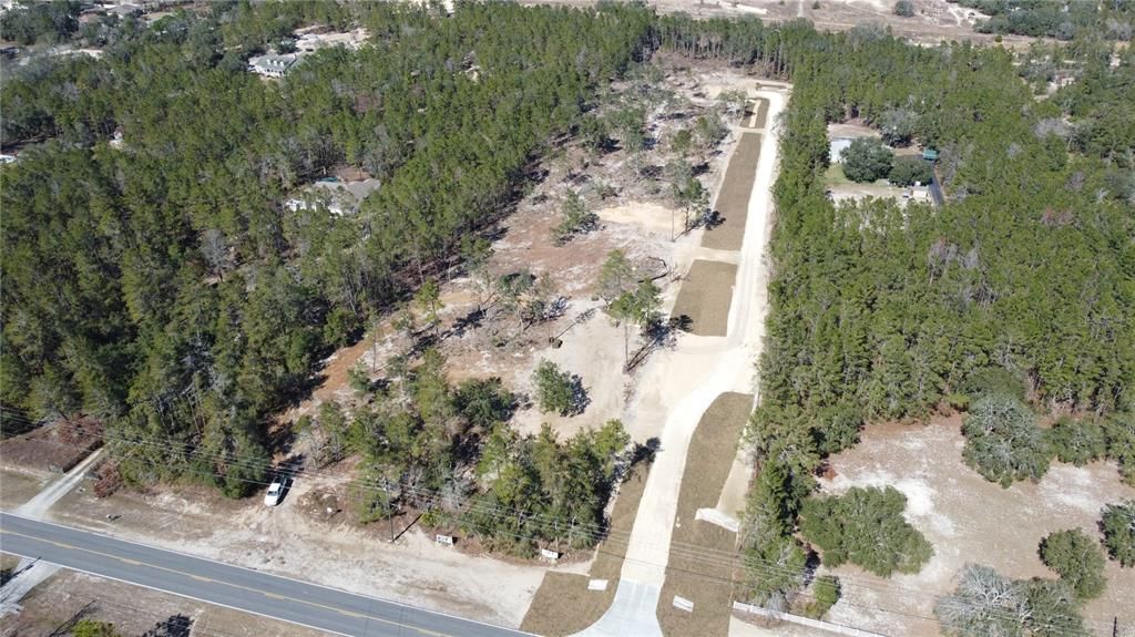 待售: $174,000 (2.37 acres)