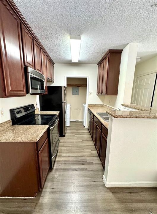 For Rent: $1,800 (2 beds, 2 baths, 996 Square Feet)