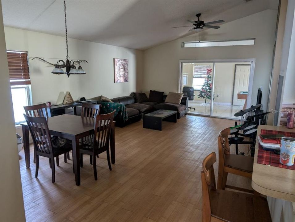 For Sale: $360,000 (3 beds, 2 baths, 1519 Square Feet)