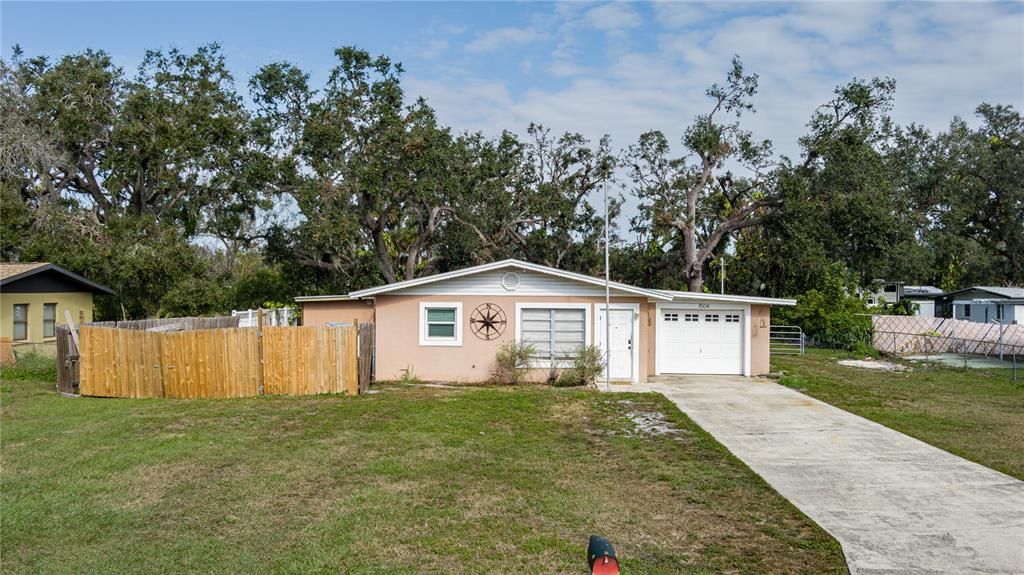 1504 52 St E, Palmetto FL 34221 MLS # A4634545front exterior