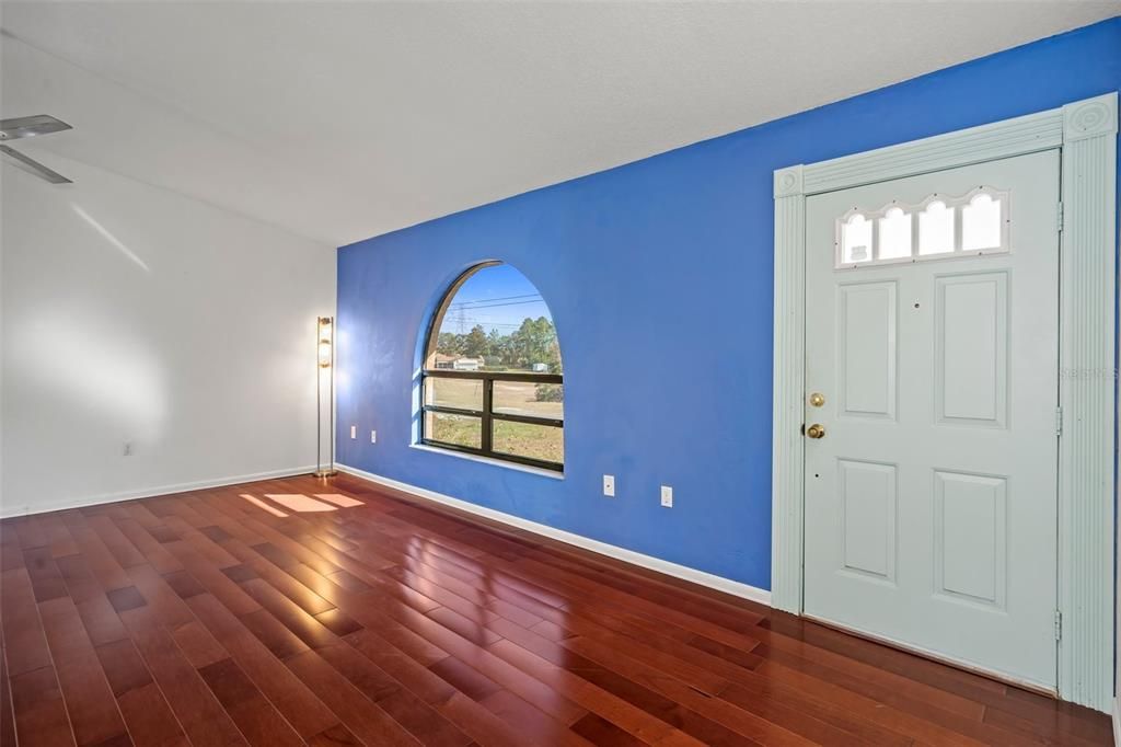 For Sale: $279,900 (2 beds, 2 baths, 1263 Square Feet)