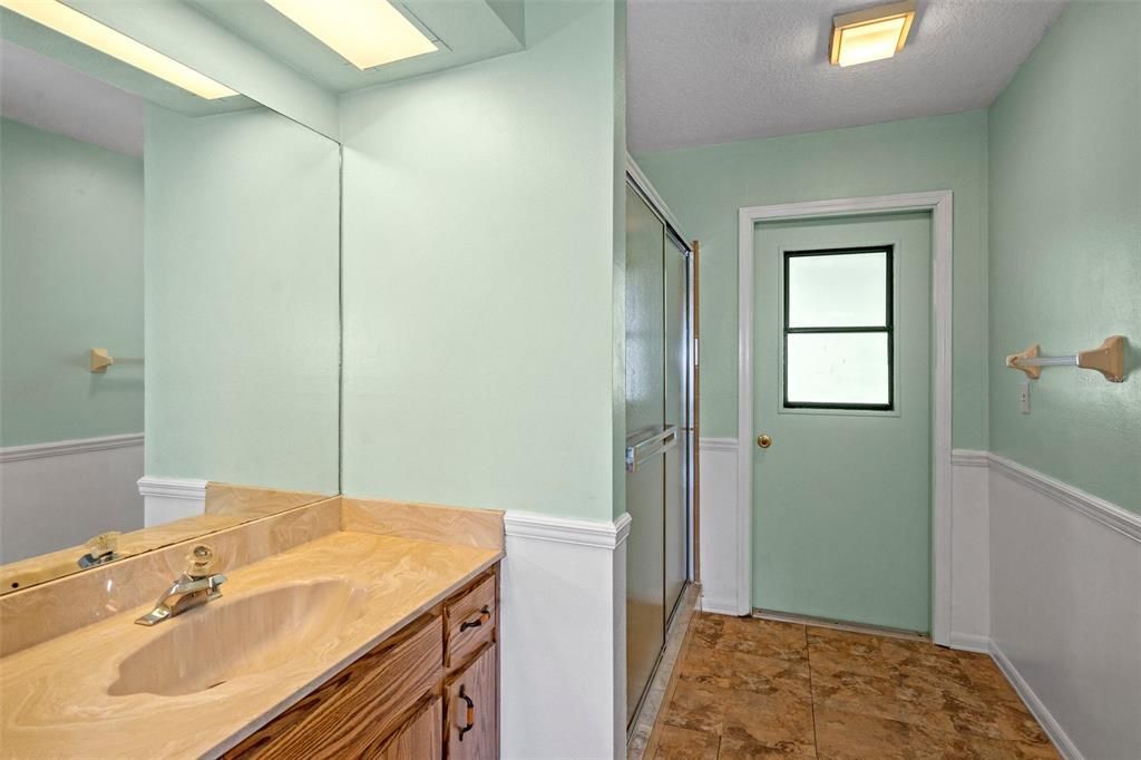 For Sale: $279,900 (2 beds, 2 baths, 1263 Square Feet)