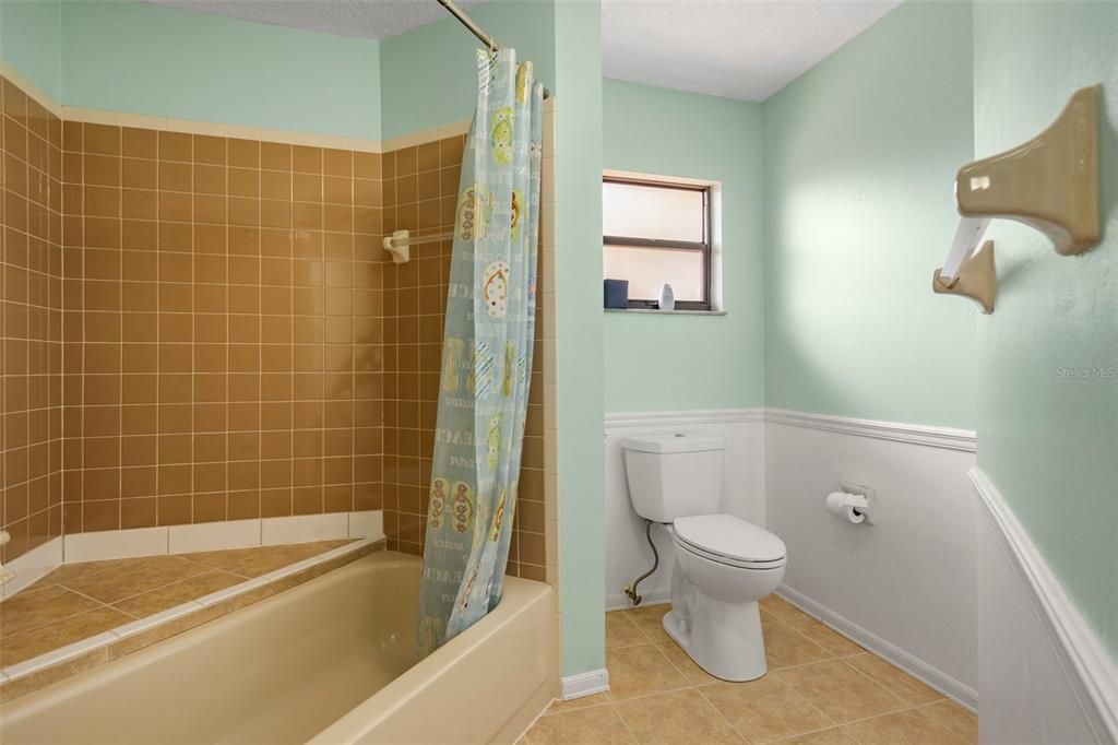 For Sale: $279,900 (2 beds, 2 baths, 1263 Square Feet)