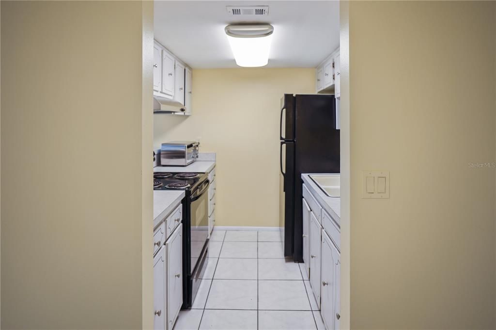 For Sale: $230,000 (1 beds, 1 baths, 600 Square Feet)