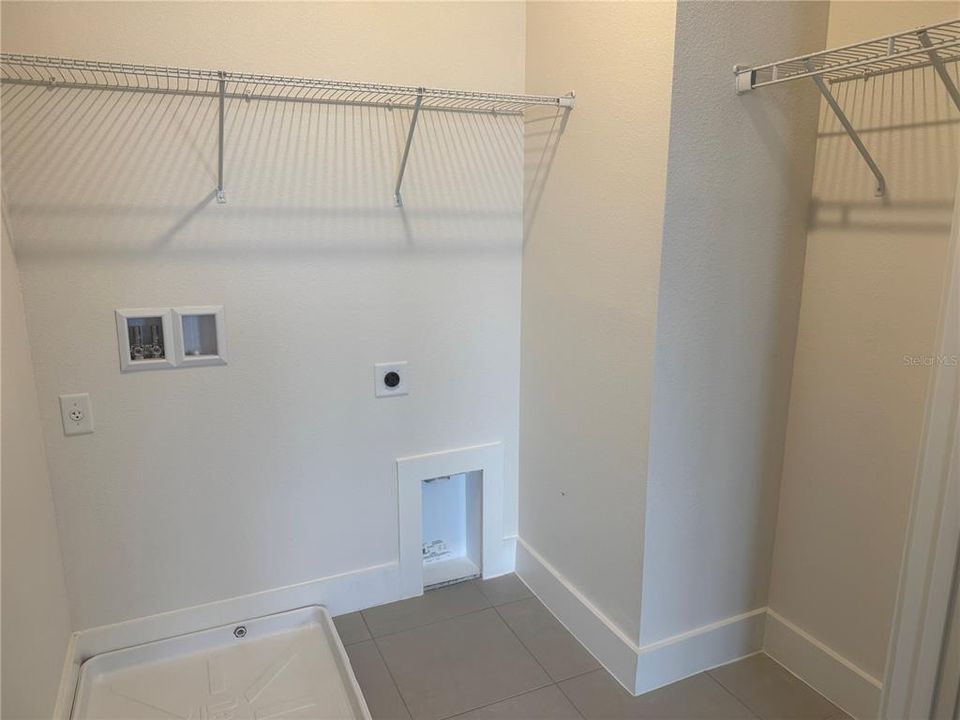 FULL Sized Laundry w/ Hanging Area