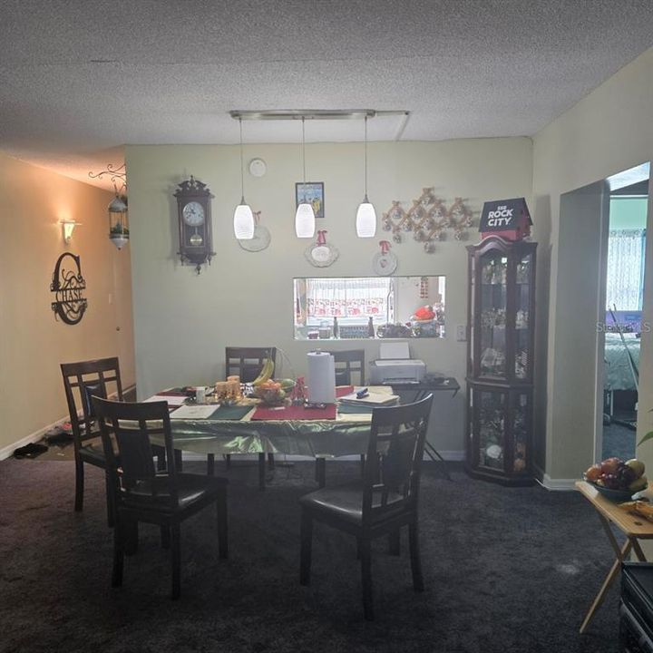 For Sale: $249,900 (2 beds, 2 baths, 1404 Square Feet)