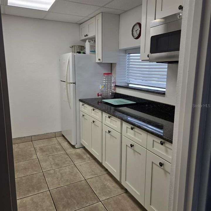 For Sale: $249,900 (2 beds, 2 baths, 1404 Square Feet)