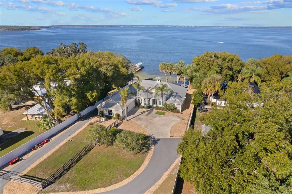 For Sale: $1,880,000 (3 beds, 2 baths, 2821 Square Feet)