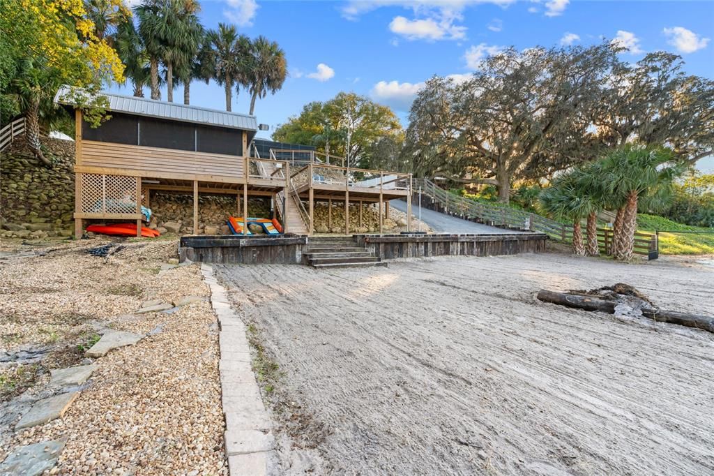 For Sale: $1,880,000 (3 beds, 2 baths, 2821 Square Feet)