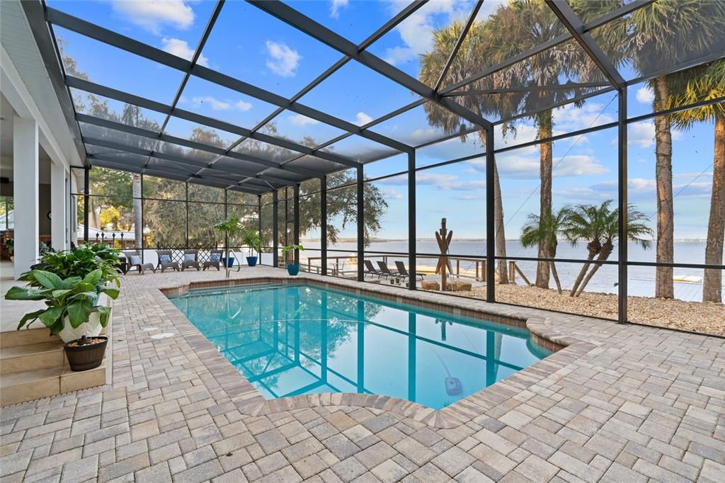 For Sale: $1,880,000 (3 beds, 2 baths, 2821 Square Feet)