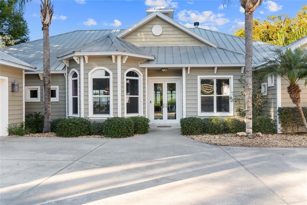 For Sale: $1,880,000 (3 beds, 2 baths, 2821 Square Feet)