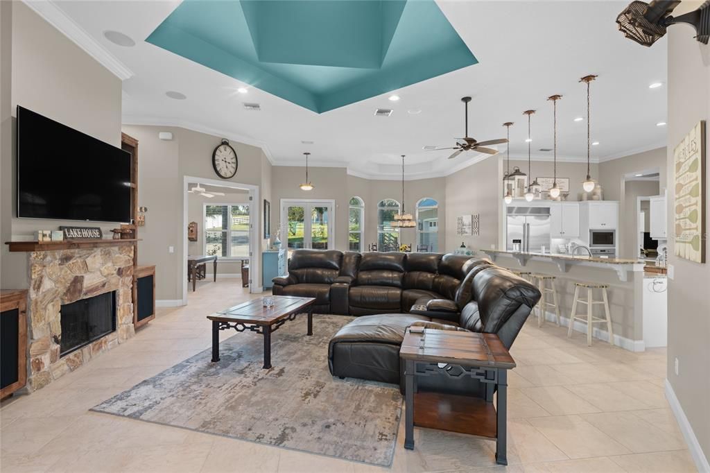 For Sale: $1,880,000 (3 beds, 2 baths, 2821 Square Feet)