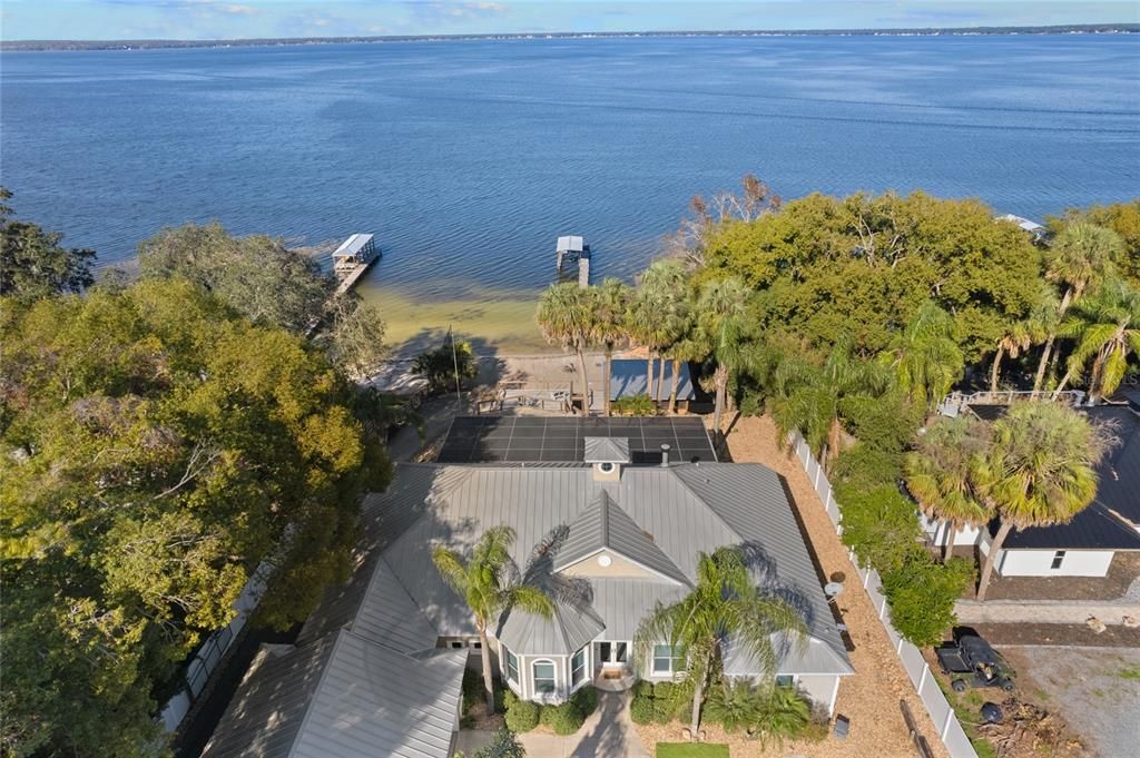 For Sale: $1,880,000 (3 beds, 2 baths, 2821 Square Feet)