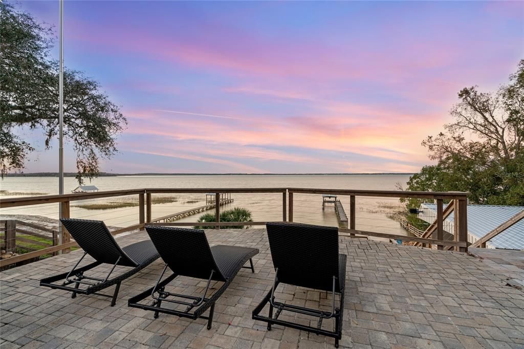 For Sale: $1,880,000 (3 beds, 2 baths, 2821 Square Feet)