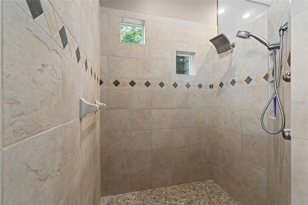 For Sale: $1,880,000 (3 beds, 2 baths, 2821 Square Feet)